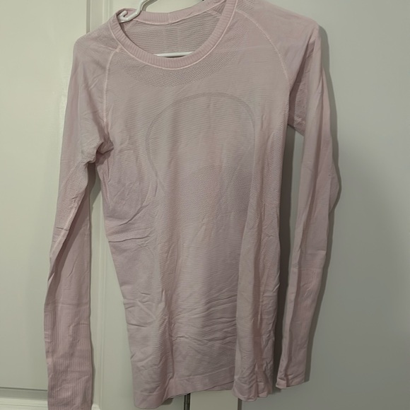 Lululemon long sleeve - Picture 1 of 2